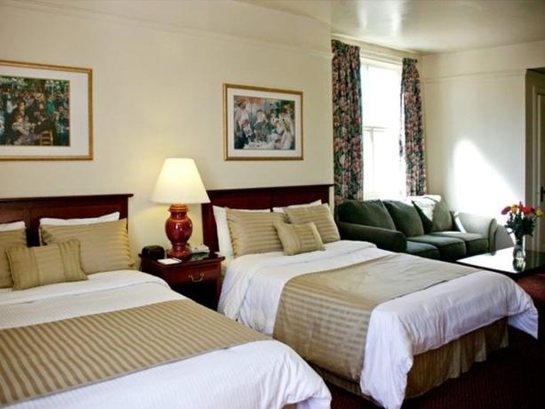 Hotel Renoir