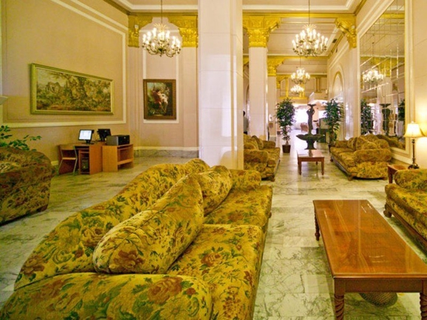 Hotel Renoir