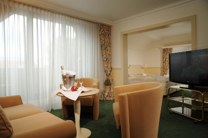 Hotel Rheinhotel Vier Jahreszeiten Meerbusch