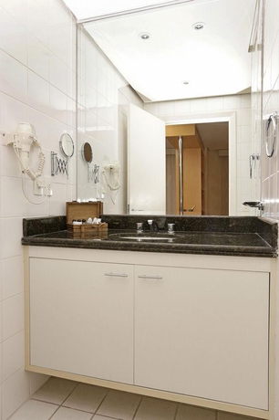 Hotel Riema Saint Charbel Suites & L