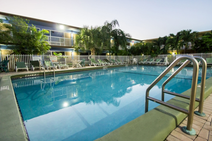 Hotel Rodeway Inn  And  Suites