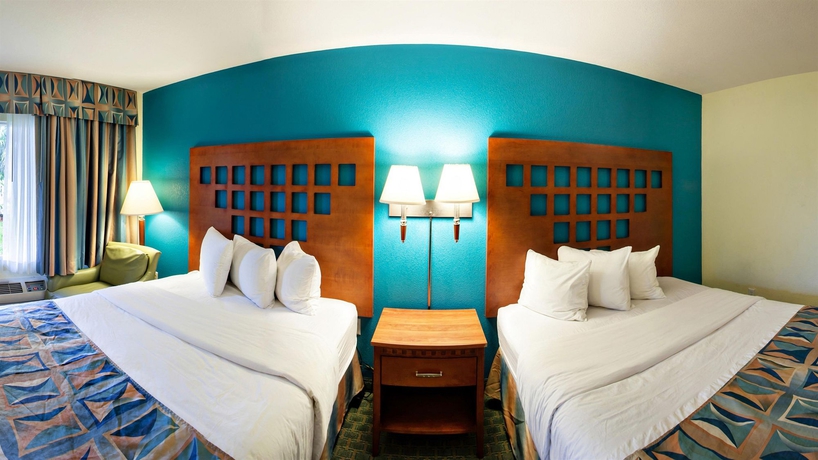 Hotel Rodeway Inn  And  Suites