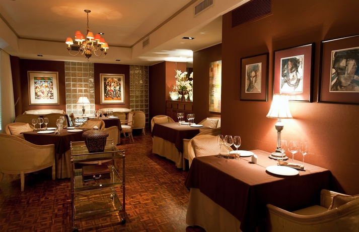 Hotel Royal By Rex Resorts