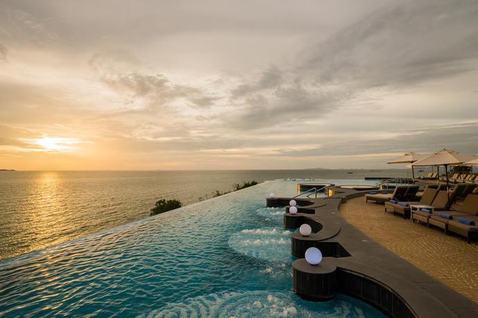 Hotel Royal Cliff Beach Resort