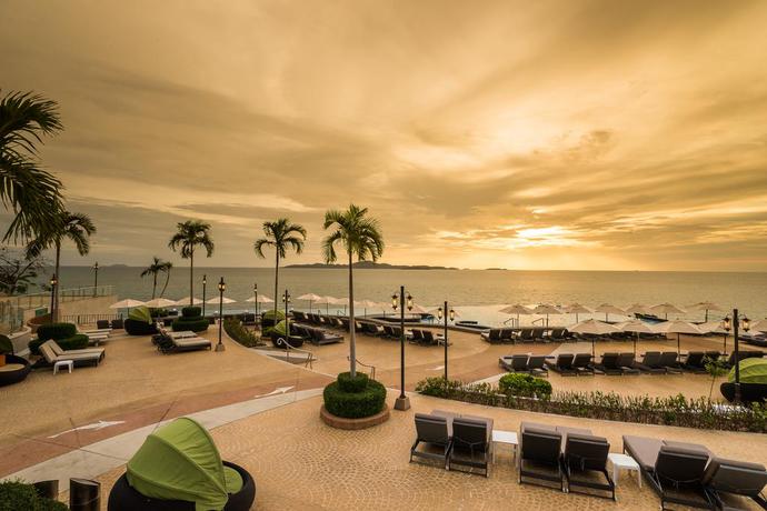 Hotel Royal Cliff Beach Resort