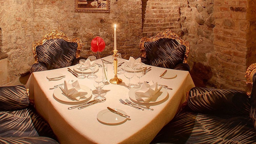 Hotel Royal Square & Suites