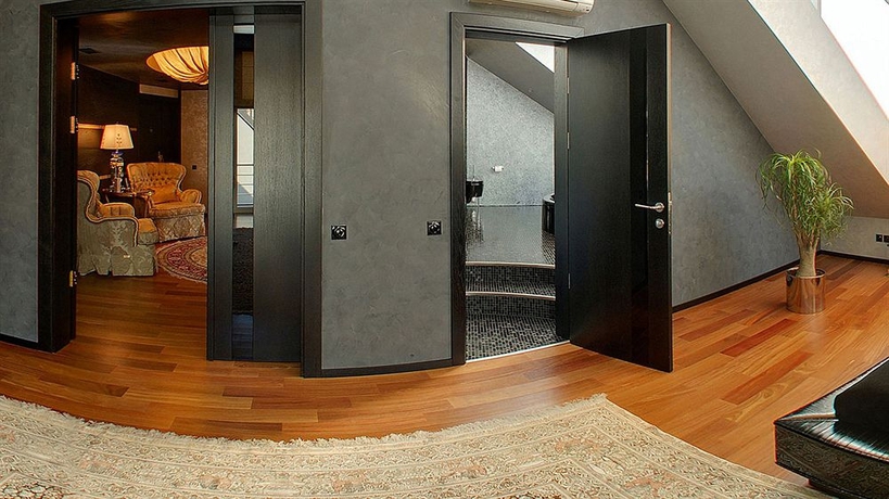 Hotel Royal Square & Suites