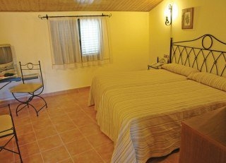 Hotel Rural Almoratin