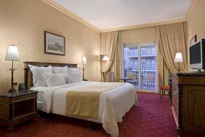 Hotel Russott
