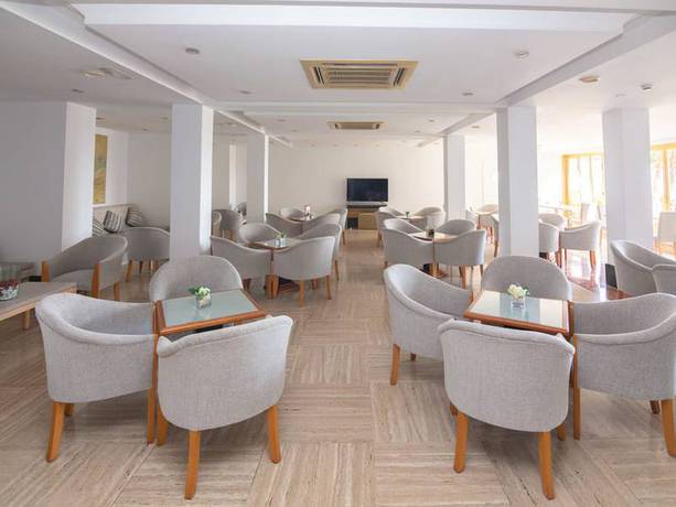 Hotel SIllot, Club