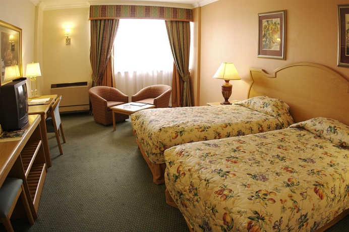 Hotel Safari Court