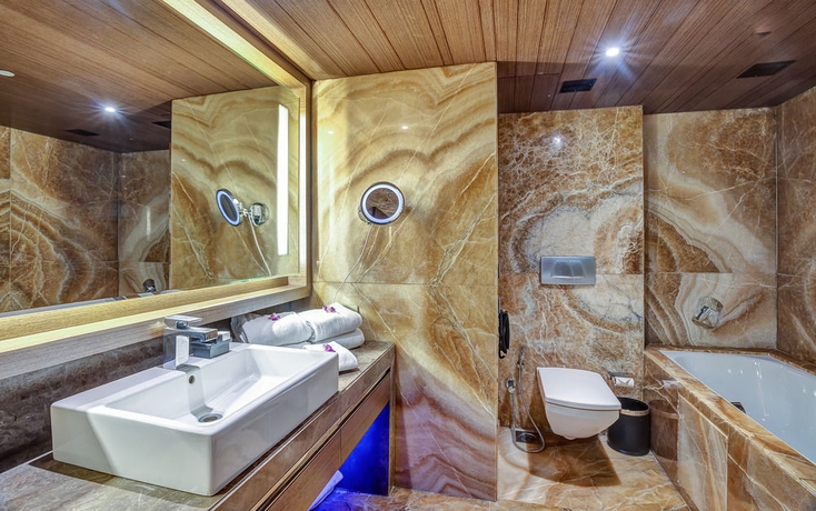 Hotel Sahara Star