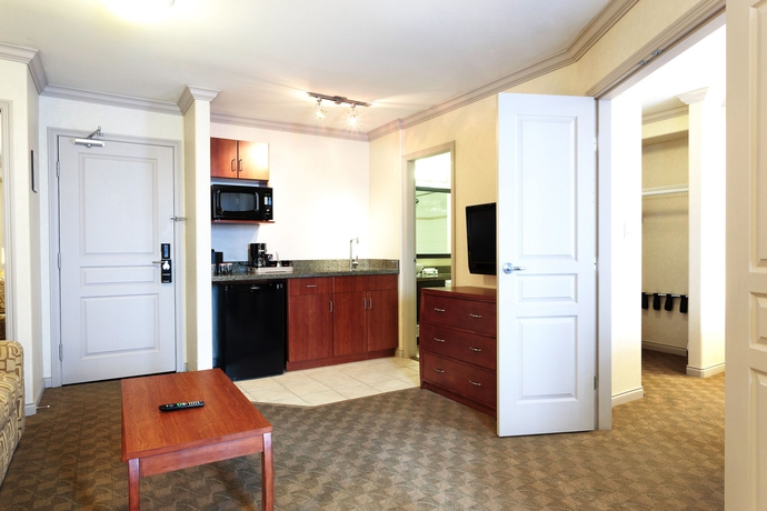Hotel Sandman  Suites And Spa Winnipeg Airport
