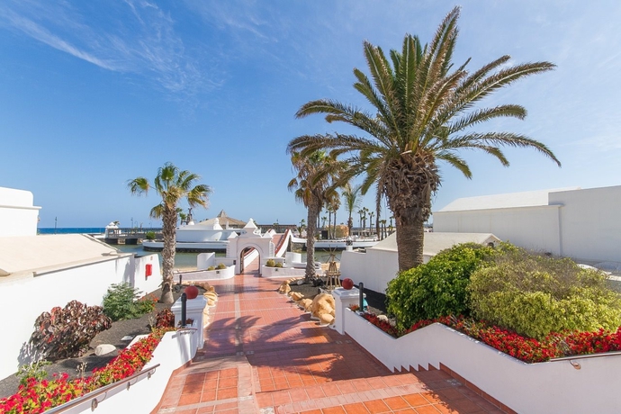 Hotel Sands Beach Resort
