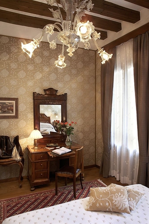 Hotel Saturnia International