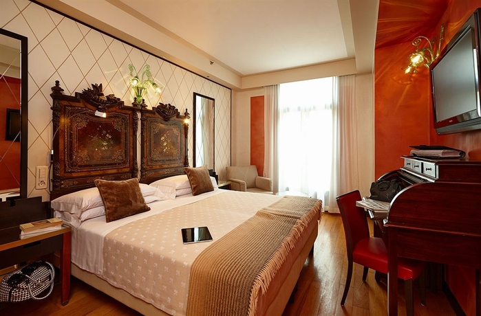Hotel Saturnia International