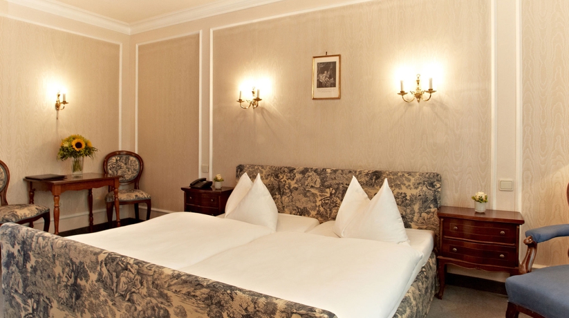 Hotel Savoy Garni