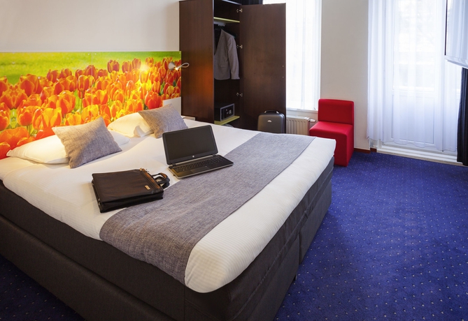 Hotel Seasons