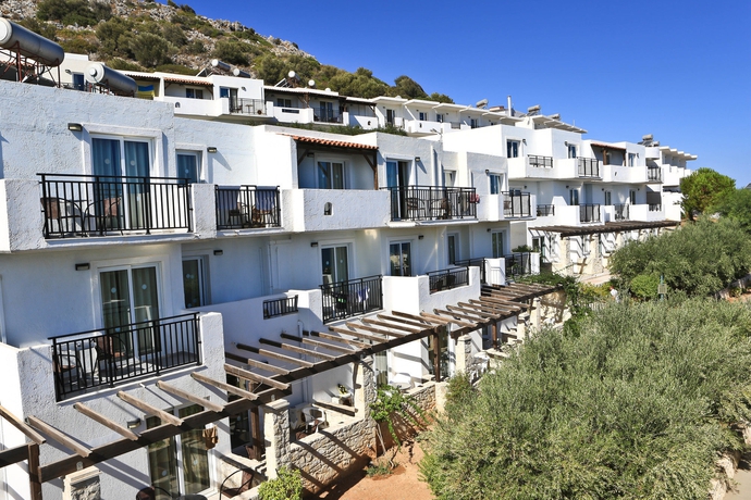 Hotel Semiramis Village