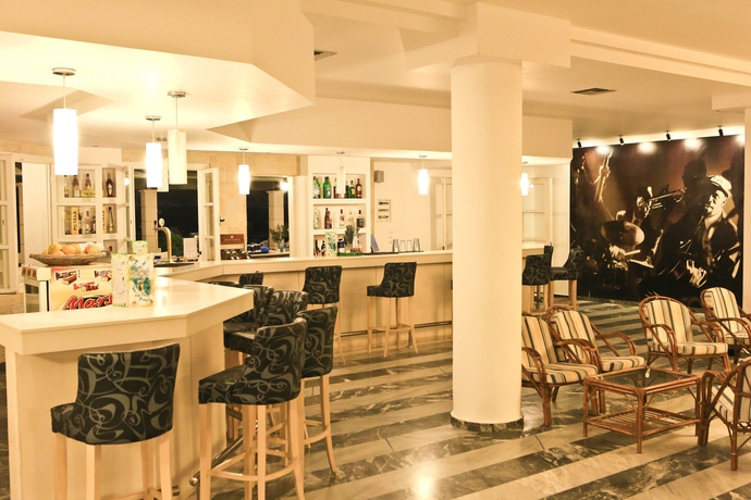 Hotel Semiramis Village