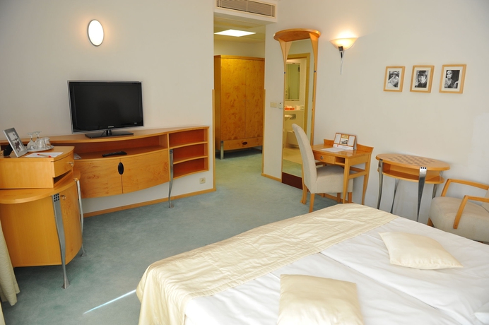 Hotel Set