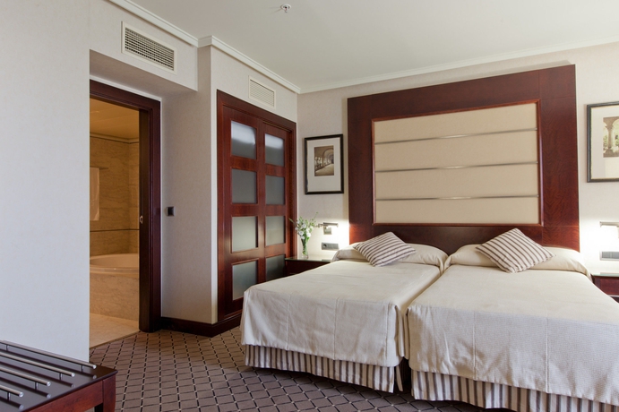 Hotel Sevilla Center