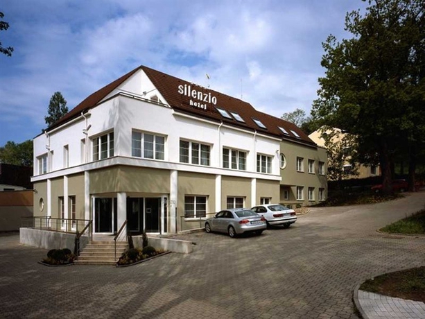 Hotel Silenzio 