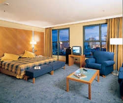 Hotel Silken Puerta Castilla (anexo)