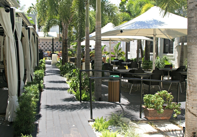 Hotel South Beach Plaza