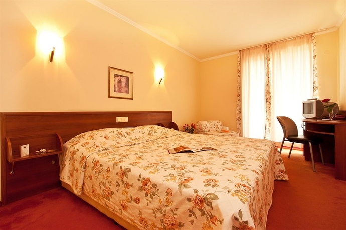 Hotel St. George Pom