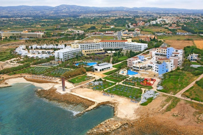 Hotel St George Spa & Golf Beach Resort