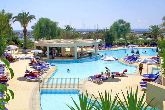 Hotel St. Raphael Resort