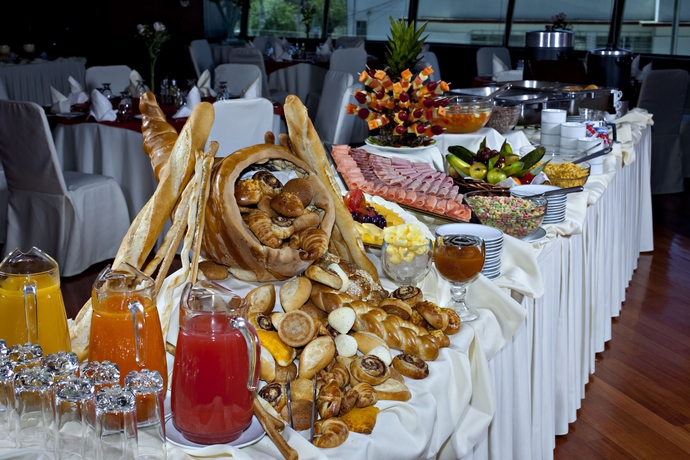 Hotel Suites Camino Real