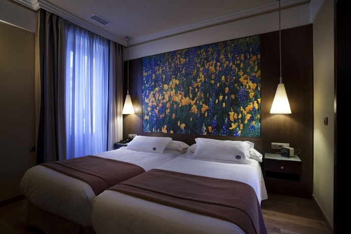 Hotel Suites Gran Via 44