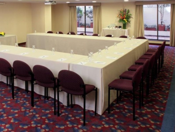 Hotel Suites Jones