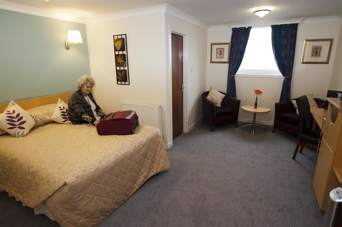 Hotel Summerhill And Suites