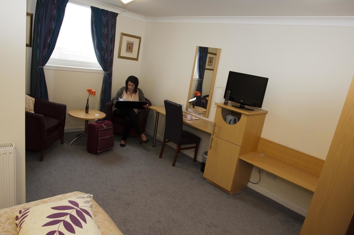 Hotel Summerhill And Suites