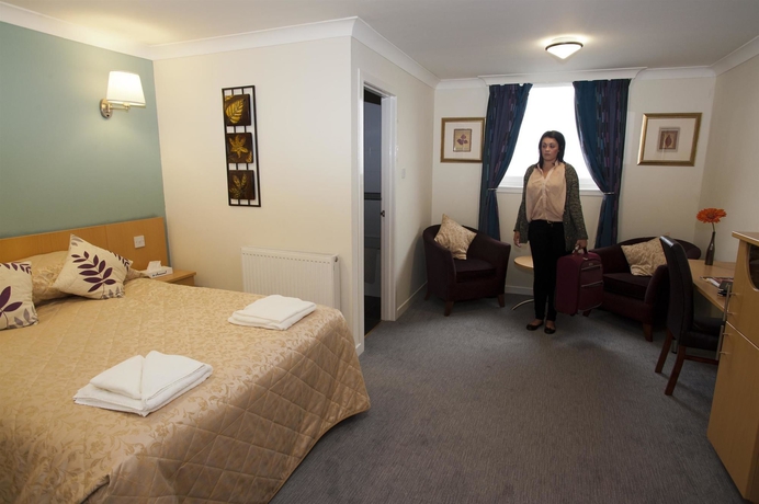 Hotel Summerhill And Suites
