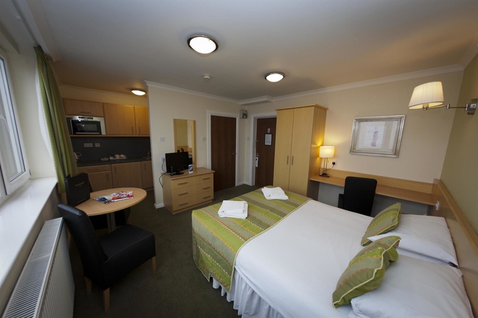 Hotel Summerhill And Suites