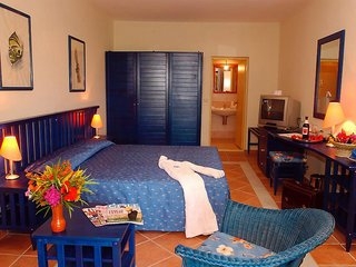 Hotel Sunbeach And Resort
