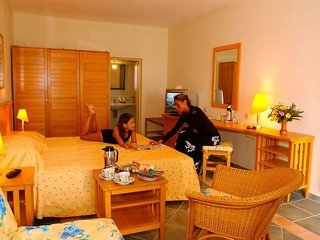 Hotel Sunbeach And Resort