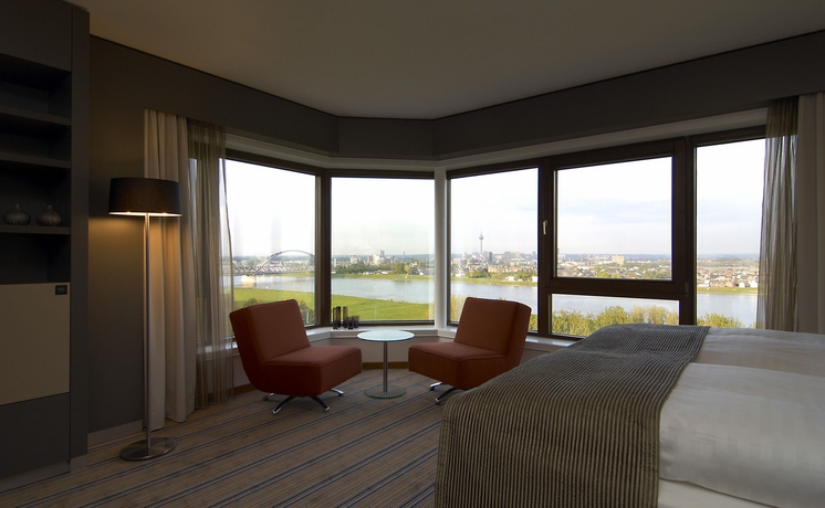 Hotel Swissôtel Düsseldorf / Neuss