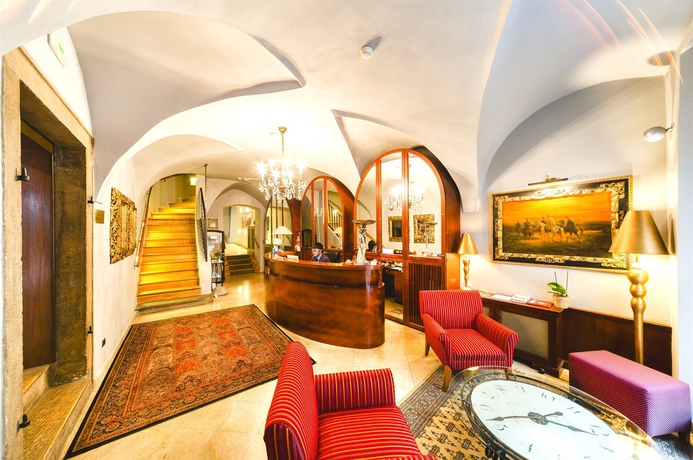 Hotel THE GOLDEN WHEEL