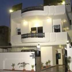 Hotel Taj Home Stay