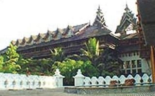 Hotel The Kandawgyi Palace