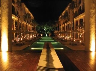 Hotel The Oasis Beach Resort & Spa