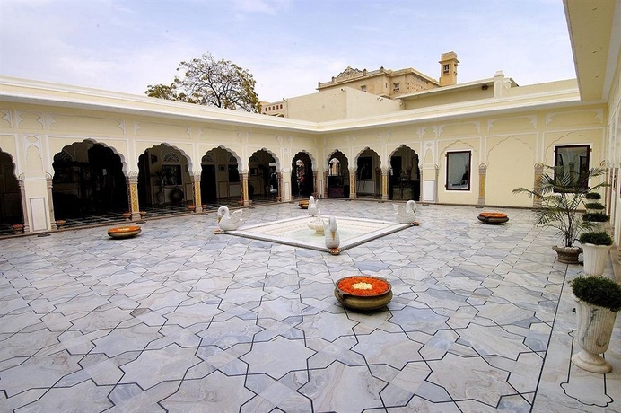 Hotel The Raj Palace