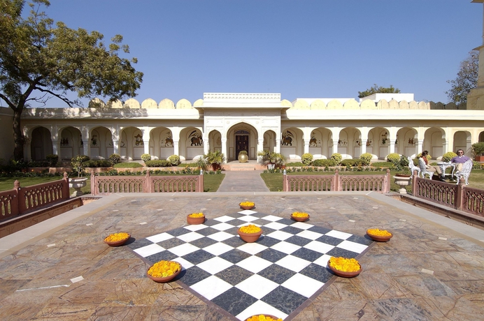 Hotel The Raj Palace