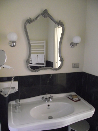 Hotel Titano