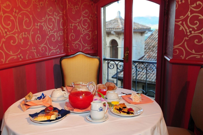Hotel Titano